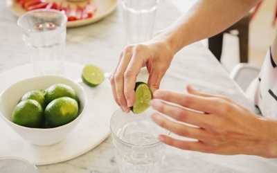 Lợi ích và rủi ro khi dùng chanh để gội đầu, chăm sóc tóc 