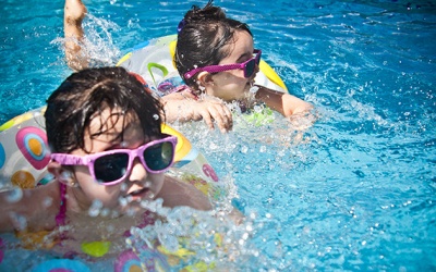 Cách bảo vệ sức khỏe khi đi bơi, phòng ngừa mầm bệnh trong nguồn nước  