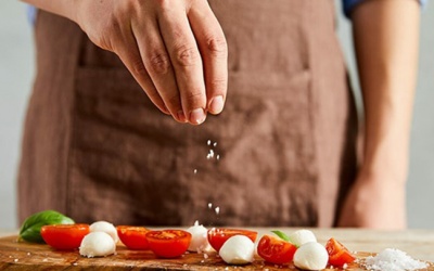 Bỏ nhiều muối vào thức ăn làm tăng nguy cơ mắc đái tháo đường type 2