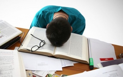 Đừng để áp lực thi cử khiến cả cha mẹ và con đều “stress”