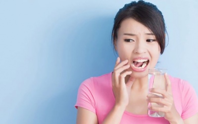 Tại sao răng bị ê buốt?