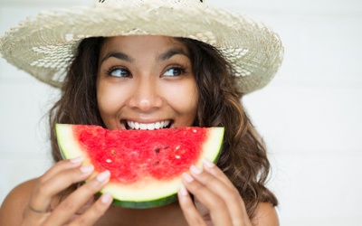 Mẹo bảo vệ răng miệng suốt mùa Hè