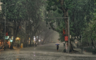 Áp thấp nhiệt đới hướng vào miền Trung, đầu tuần nhiều nơi mưa lớn