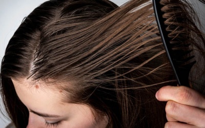 Sai lầm thường gặp khiến tóc nhanh bết