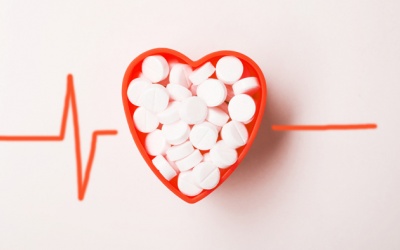 Đang uống aspirin có được dùng thêm TPBVSK Ích Tâm Khang Platinum không?