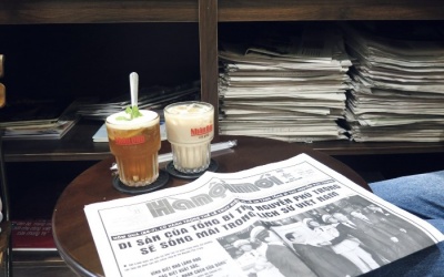 Đọc báo in tại Trạm đọc Báo Nhân Dân