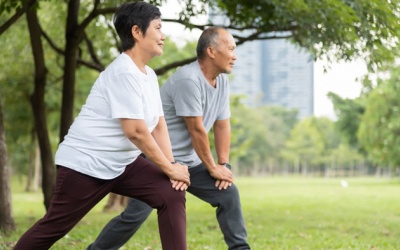 Phòng tránh nguy cơ phải thay khớp khi về già