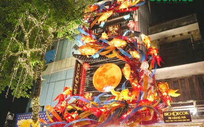 Phố Hàng Mã 'thay áo mới' đón Trung thu