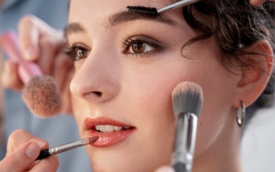 Những thói quen trang điểm có thể gây tổn thương mắt