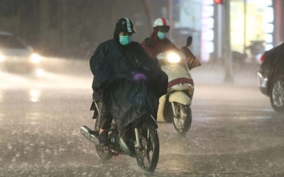 Bắc Bộ mưa lớn nhiều nơi, Trung Bộ nắng nóng