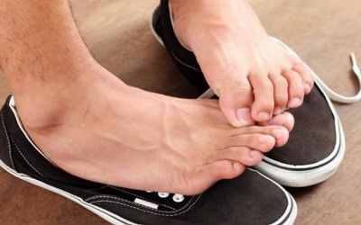 Mách bạn cách đối phó với tình trạng hôi chân