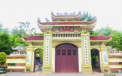 Linh thiêng ngôi đền nơi cửa biển