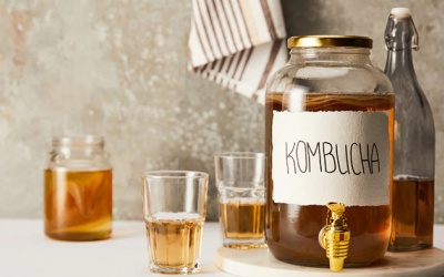 Trà kombucha có chứa cồn không, ai nên hạn chế uống?