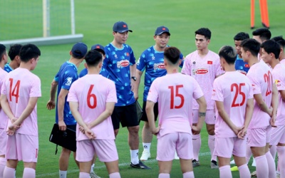 HLV Kim Sang-sik đang từ từ làm mới ĐT Việt Nam