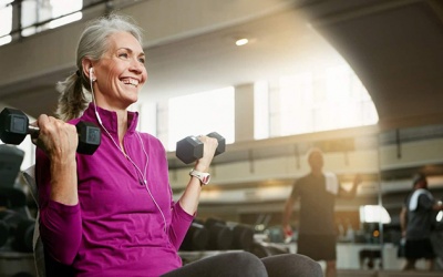 Làm thế nào để bảo vệ sức khỏe xương tuổi mãn kinh?