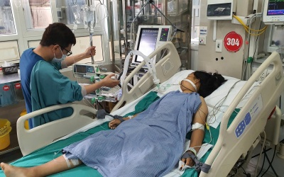 Hôn mê, nguy kịch chỉ vì...uống nước sai cách