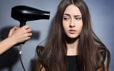 Tóc bị hư tổn do sấy sai cách