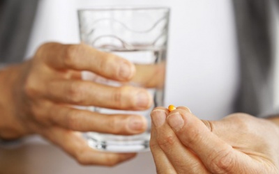 TPBVSK Ích Tâm Khang Platinum có dùng chung với thuốc chống đông máu được không?