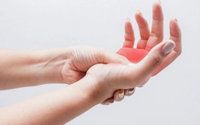 Run tay bẩm sinh có chữa được không?