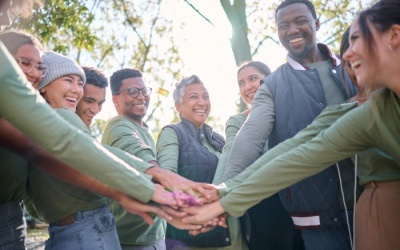 Giúp đỡ người khác có thể khiến bạn hạnh phúc hơn