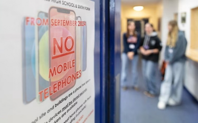 Chuyện thế giới 'cai' điện thoại trong trường học