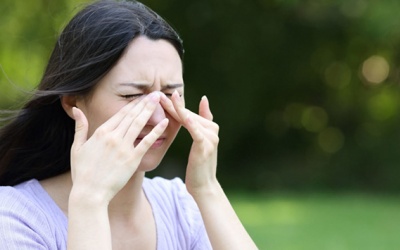 Tại sao dụi mắt lại nguy hiểm?