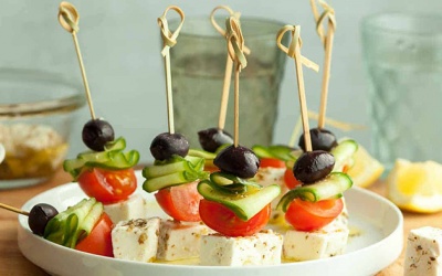 Biến salad Hy Lạp thành món xiên que lành mạnh
