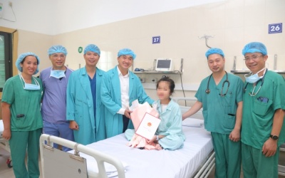 Thứ trưởng Bộ Y tế thăm các bệnh nhân ghép tạng đặc biệt tại Bệnh viện Hữu nghị Việt Đức