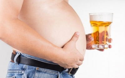 “Bụng bia” ở nam giới có phải do bia rượu hay không?
