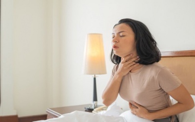 Đau rát họng khó nuốt báo hiệu bệnh gì? 