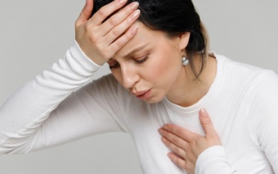 Triệu chứng hở van tim động mạch chủ là gì?