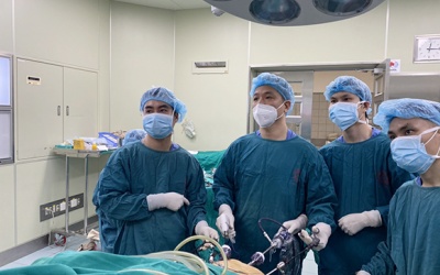 Đi ngoài ra máu vì táo bón, phát hiện ung thư đại trực tràng