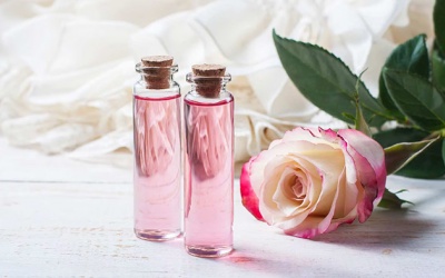 Bí quyết dưỡng da với nước hoa hồng