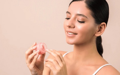 Sai lầm cần tránh khi chăm sóc đôi môi khô nẻ