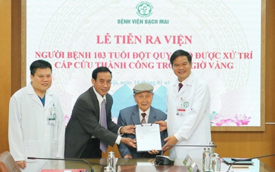 Bệnh viện Bạch Mai cứu thành công cụ ông 103 tuổi bị đột quỵ