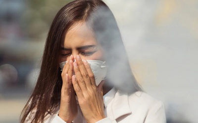 Giảm triệu chứng khàn tiếng, ho đờm do ô nhiễm không khí