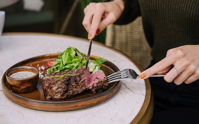 Hạn chế thịt đỏ để bảo vệ sức khỏe não bộ