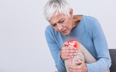 Cần làm gì để chung sống hòa bình với cơn đau khớp?