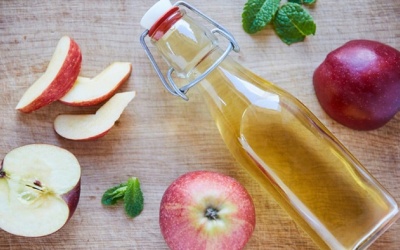 Mẹo vệ sinh nhà bếp với giấm táo