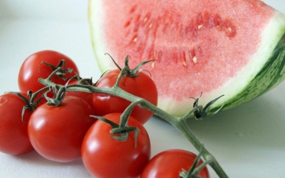 Vì sao cà chua và dưa hấu giúp ngăn ngừa trầm cảm? 