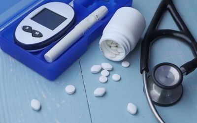 Dùng Glipizide cần thận trọng với thực phẩm, đồ uống nào?