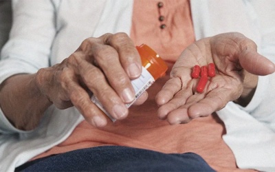 Người bệnh dùng thuốc điều trị bệnh Parkinson có thể gặp tác dụng phụ gì?