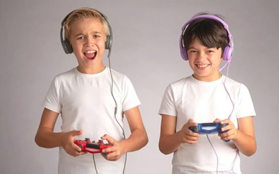 WHO và ITU giới thiệu tiêu chuẩn bảo vệ thính giác người chơi game