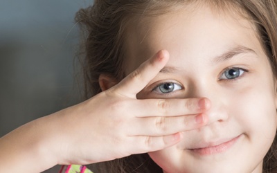 Bảo vệ thị lực cho trẻ: 5 thói quen cần rèn luyện từ sớm