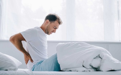 Tư thế nằm giúp người bị đau thần kinh tọa ngủ ngon về đêm