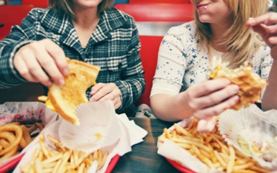 Ăn uống không lành mạnh giảm khả năng sinh sản