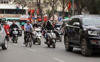 Bắc Bộ nắng ấm, Nam Bộ mưa trái mùa