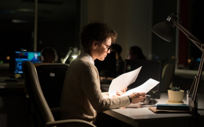 Giảm rủi ro sức khỏe khi làm ca đêm nhờ thay đổi thời điểm ăn uống