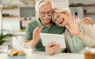 Sử dụng điện thoại có hại với trí não người già không?