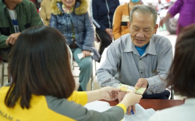 Thủ tướng chỉ đạo chi trả lương hưu tháng 5 sớm